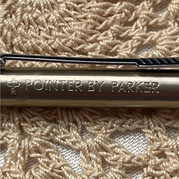 Vintage Silver Pointer by Parker. - Picture 3 of 7